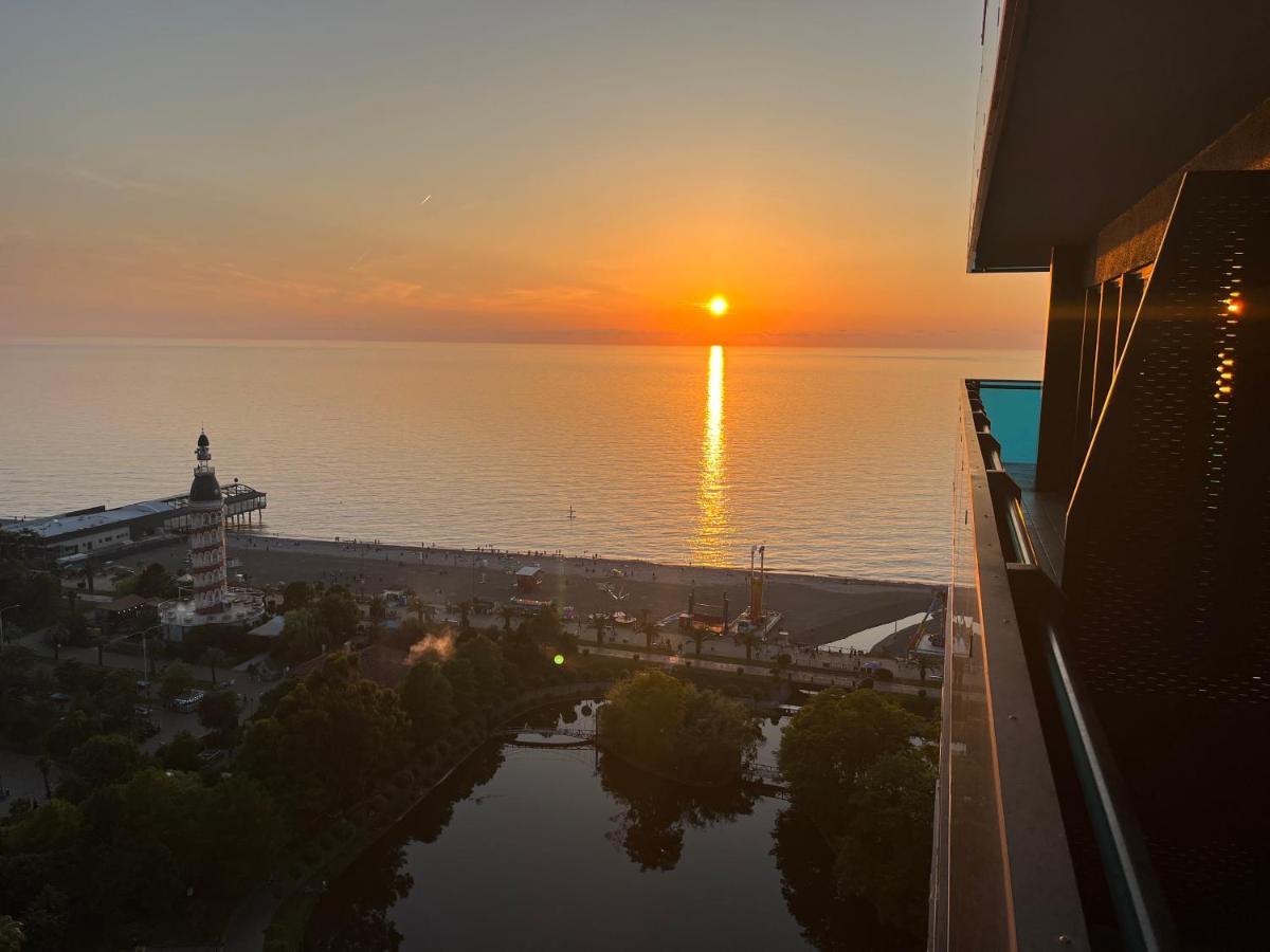 1-Bedroom Studio Apartment In Orbi City - Side Seaview Batumi Exterior foto